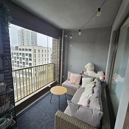 Apartment Ilmastoitu 4 Makuuhuoneen Asunto Kantakaupungissa Helsinki