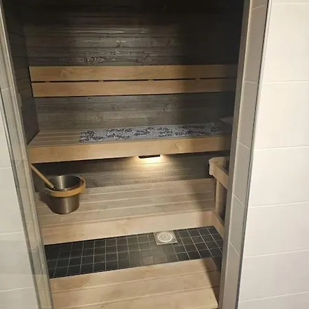 Apartment Ilmastoitu 4 Makuuhuoneen Asunto Kantakaupungissa *