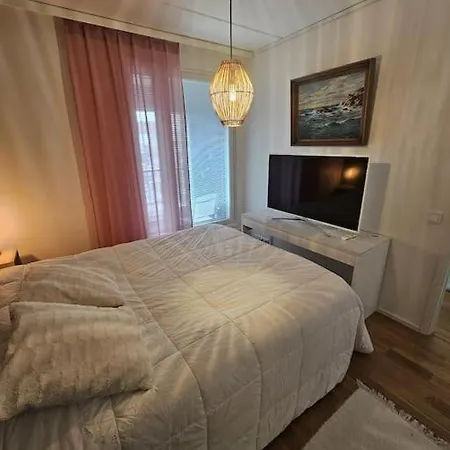 Apartment Ilmastoitu 4 Makuuhuoneen Asunto Kantakaupungissa Helsinki