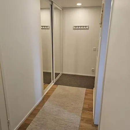 Apartment Ilmastoitu 4 Makuuhuoneen Asunto Kantakaupungissa *